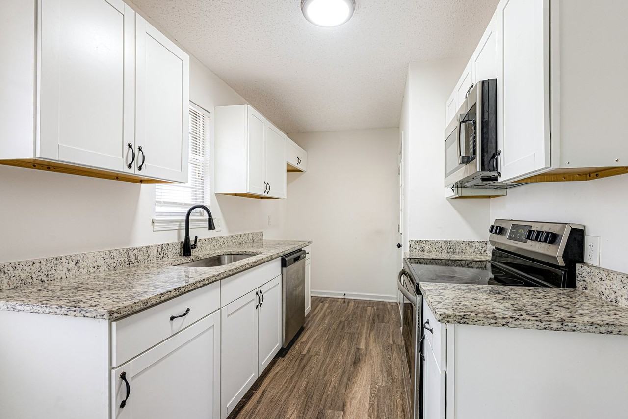 5450 Loch Lomond Rd - Photo 5 of 21