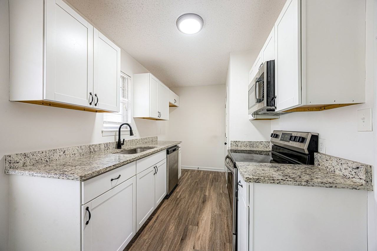 5450 Loch Lomond Rd - Photo 6 of 21