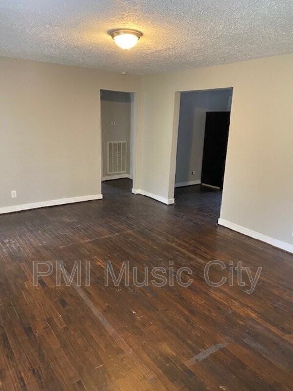 215 Robinwood Ave - Photo 7 of 16