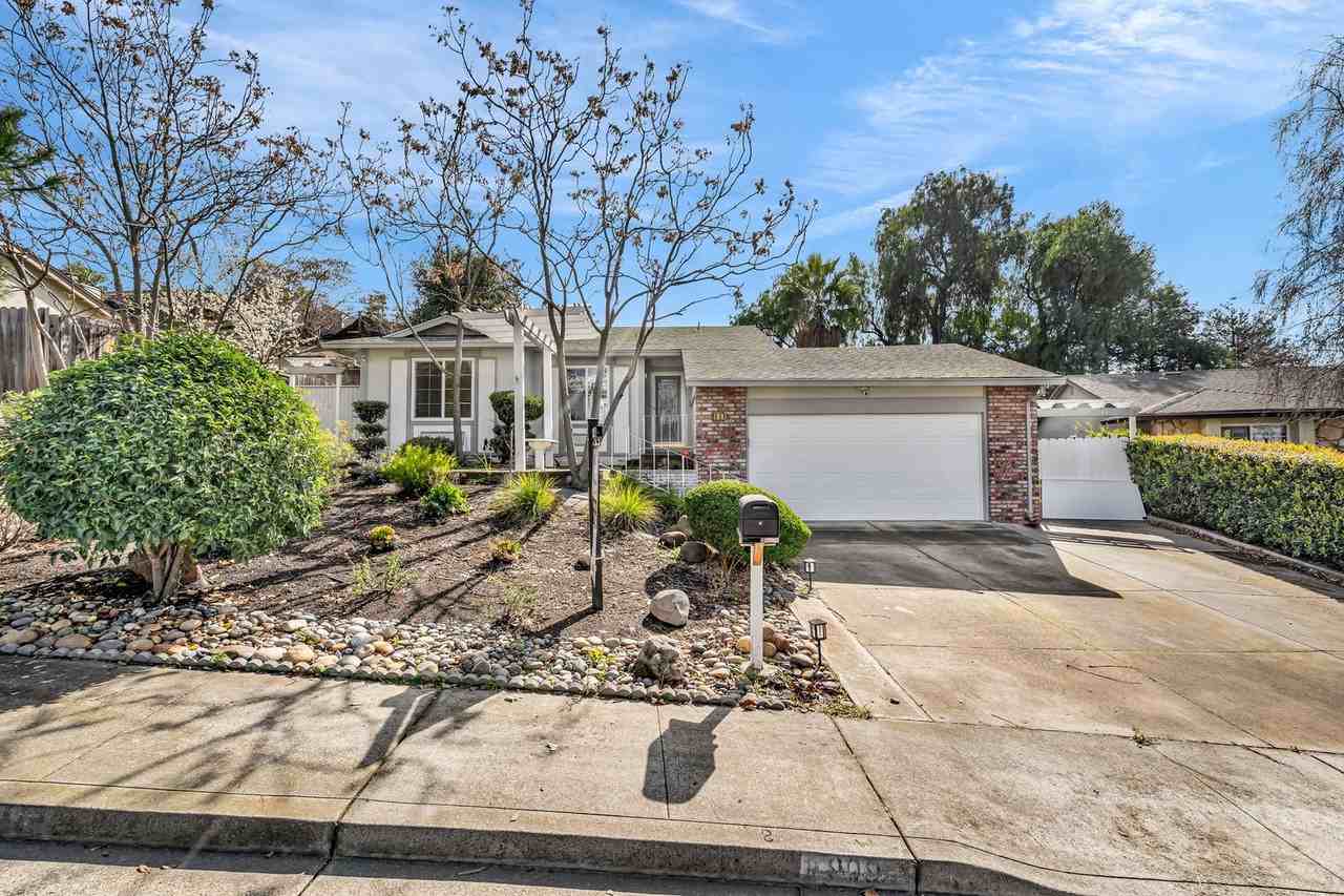 909 Halite Way - Photo 3 of 50