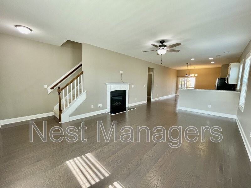 385 Falls Creek Dr - Photo 4 of 29