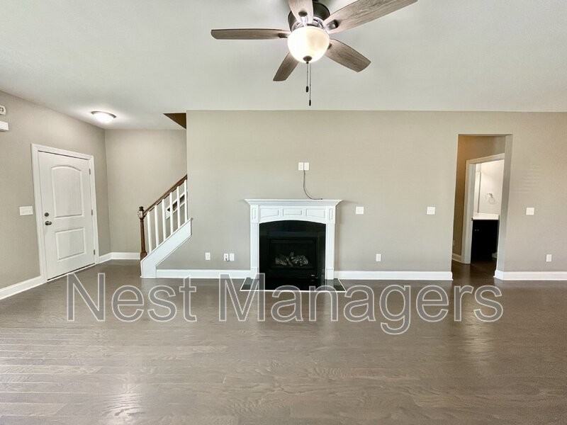 385 Falls Creek Dr - Photo 5 of 29