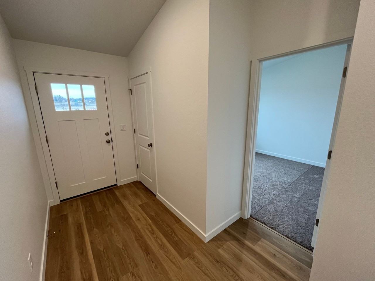 734 Ne 16th St - Photo 2 of 18