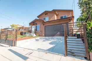 3258 1/2 Dundas St #CA - Photo 1 of 1