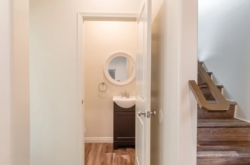 3258 1/2 Dundas St #CA - Photo 5 of 20