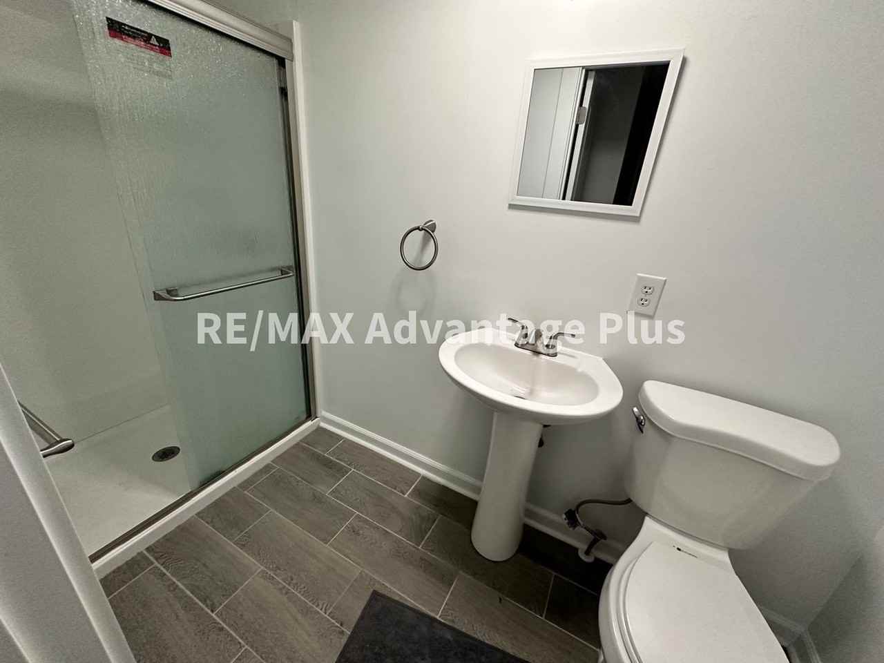 409 Park Ave - Photo 7 of 17