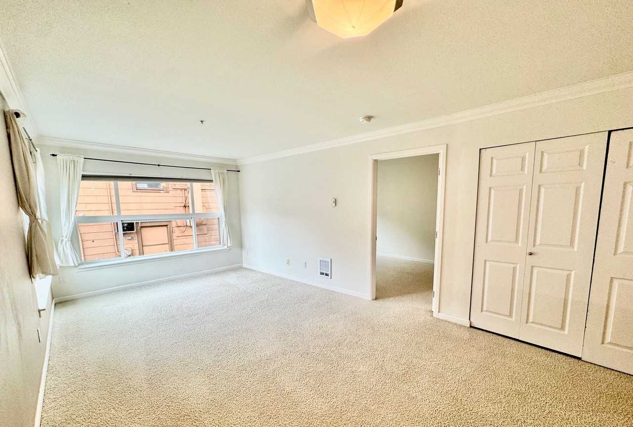 621 5th Ave N #205 - Photo 4 of 18