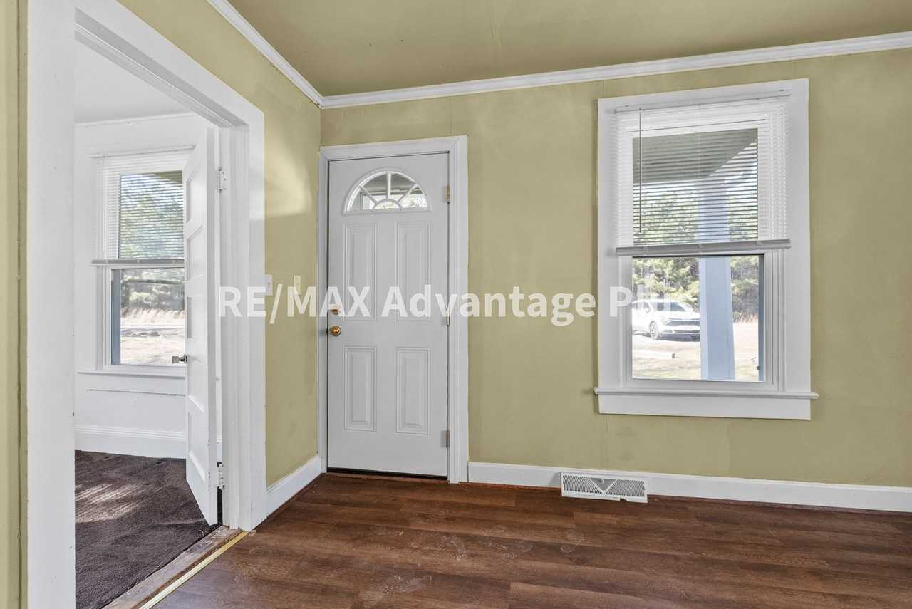 7818 Abilene Rd - Photo 2 of 33