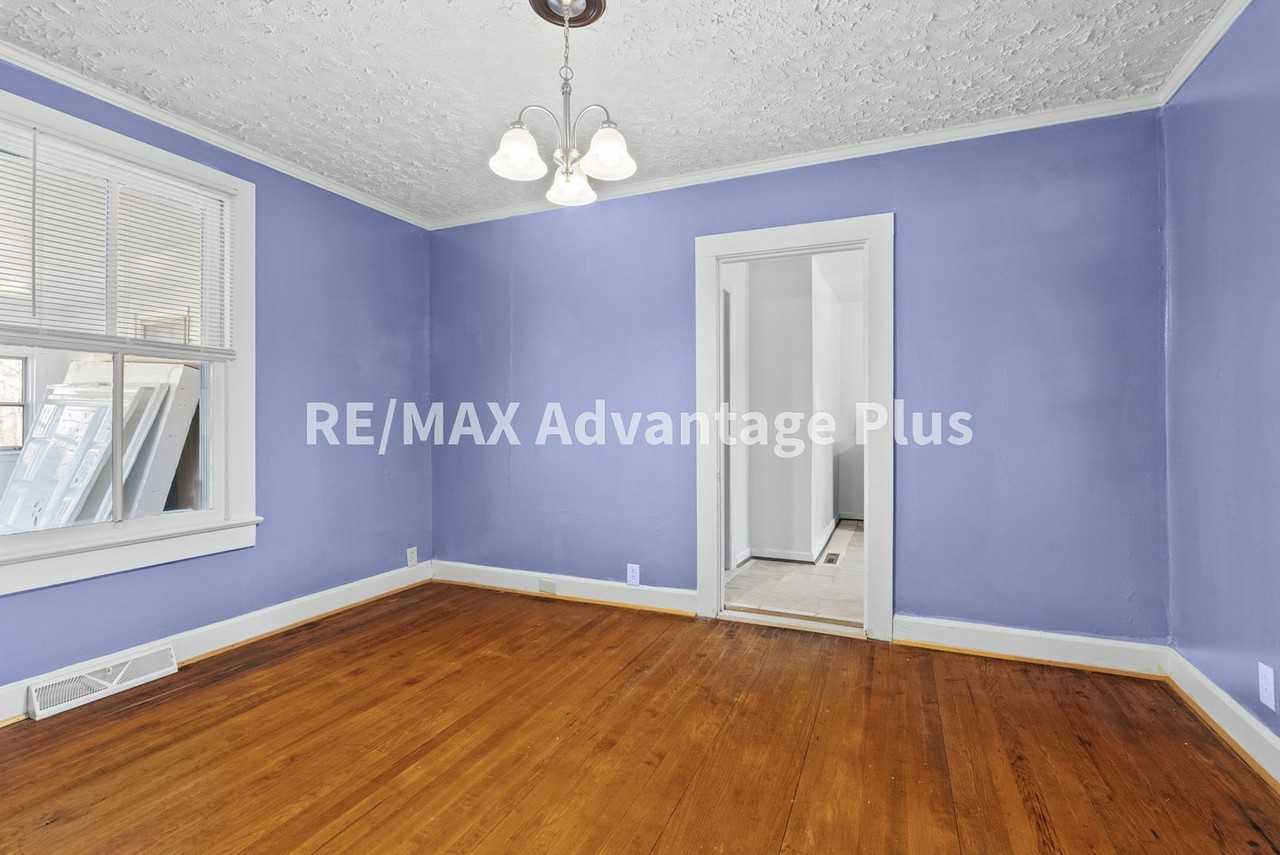 7818 Abilene Rd - Photo 7 of 33