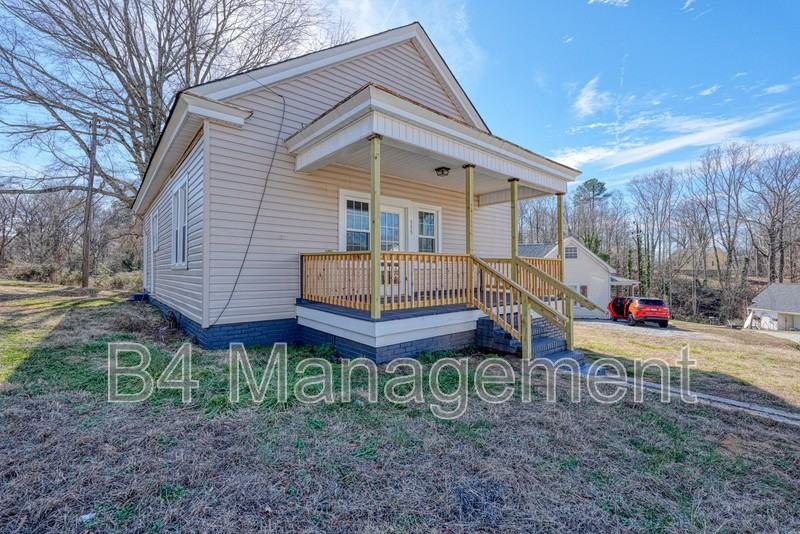 555 W Peachtree St - Photo 3 of 27