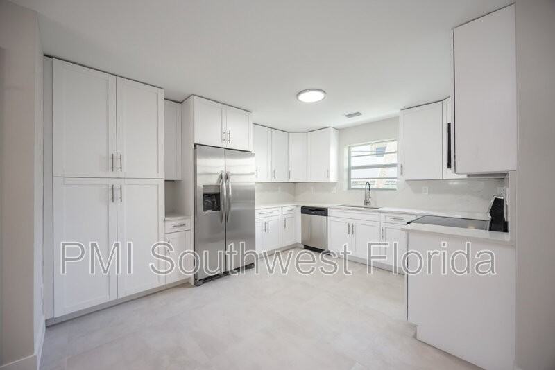 5039 N Beach Rd - Photo 6 of 35