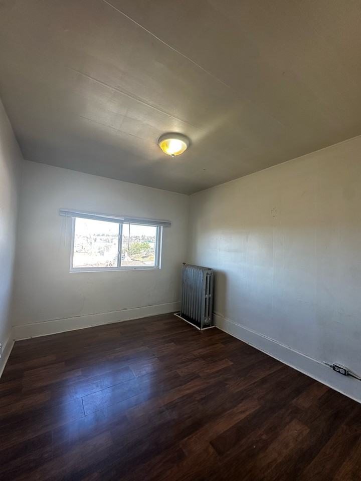 132 Simpson Street - Photo 4 of 8