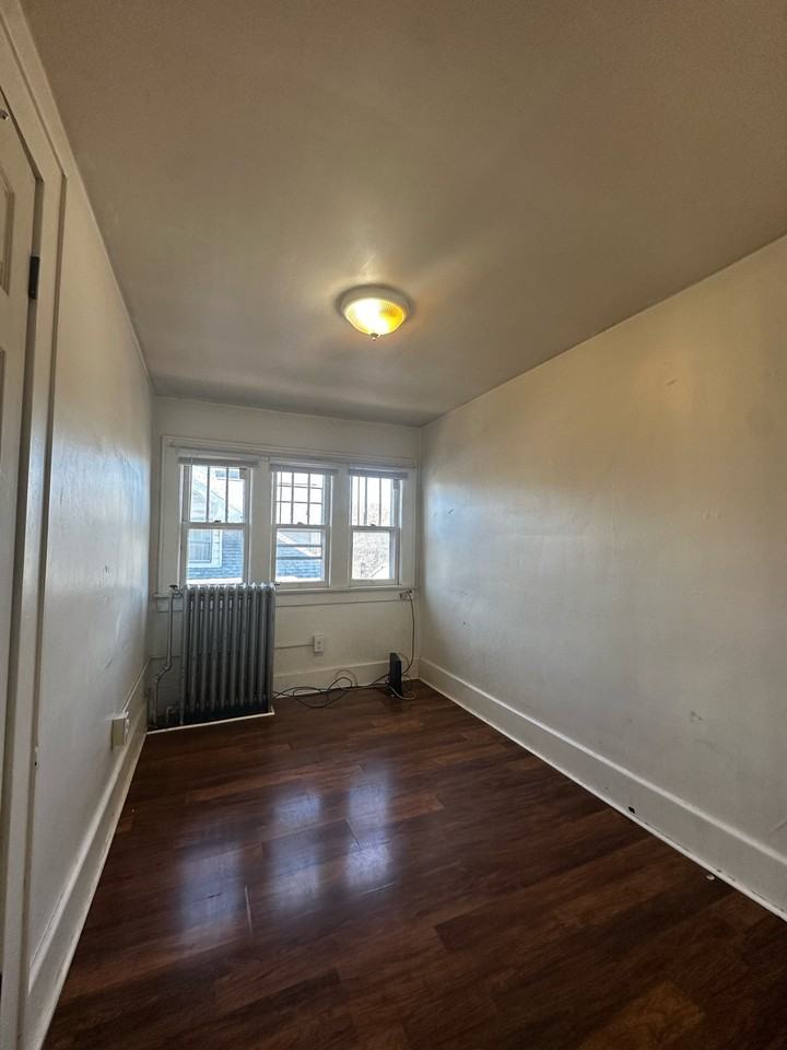 132 Simpson Street - Photo 5 of 8