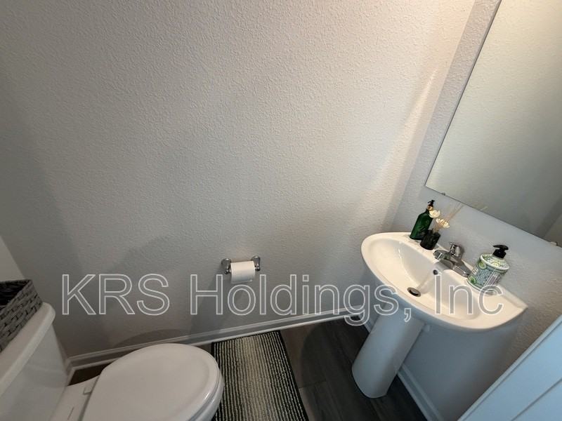 115 C St - Photo 7 of 15