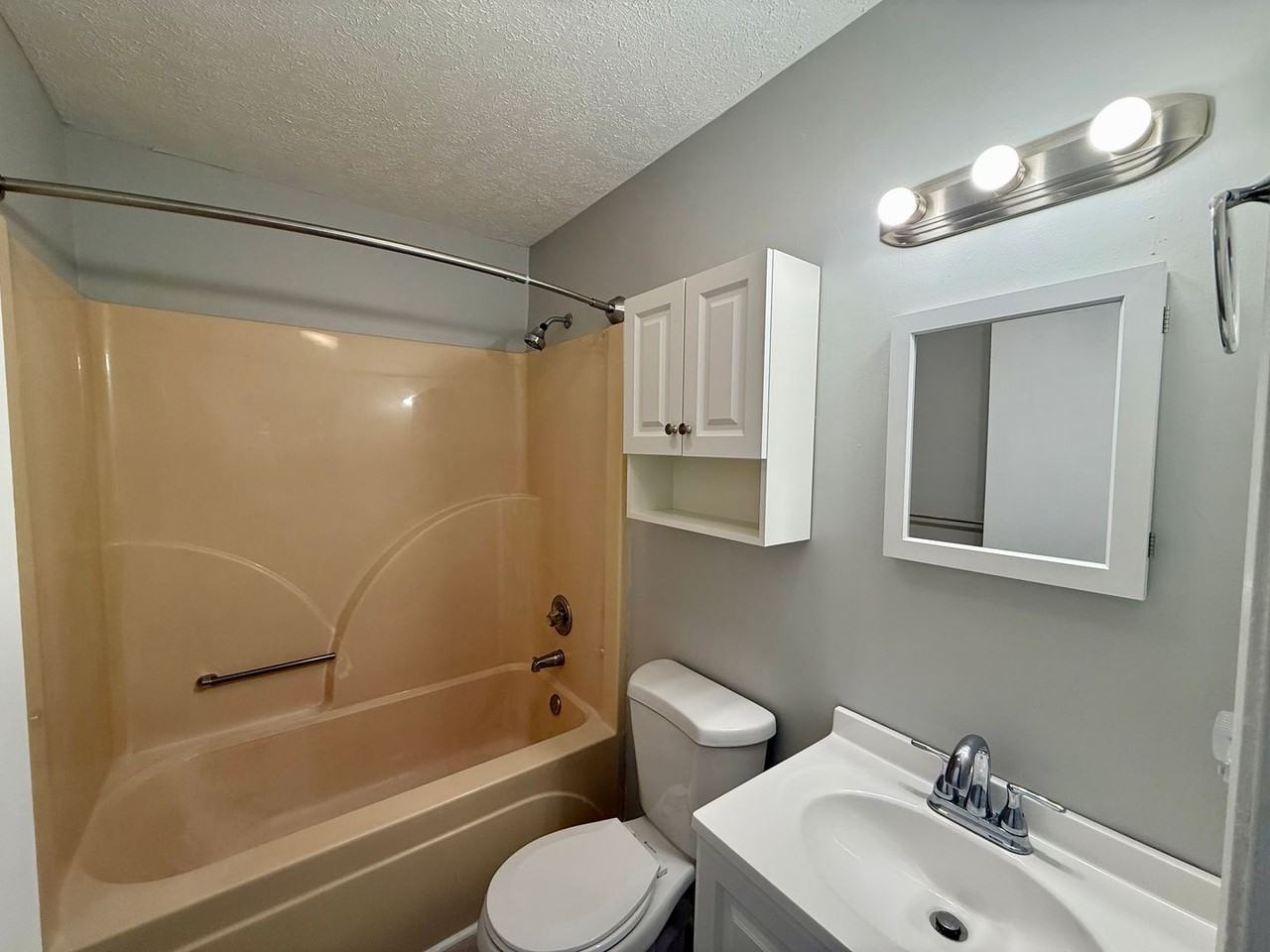 802 Old Mcginley Dr - Photo 6 of 8