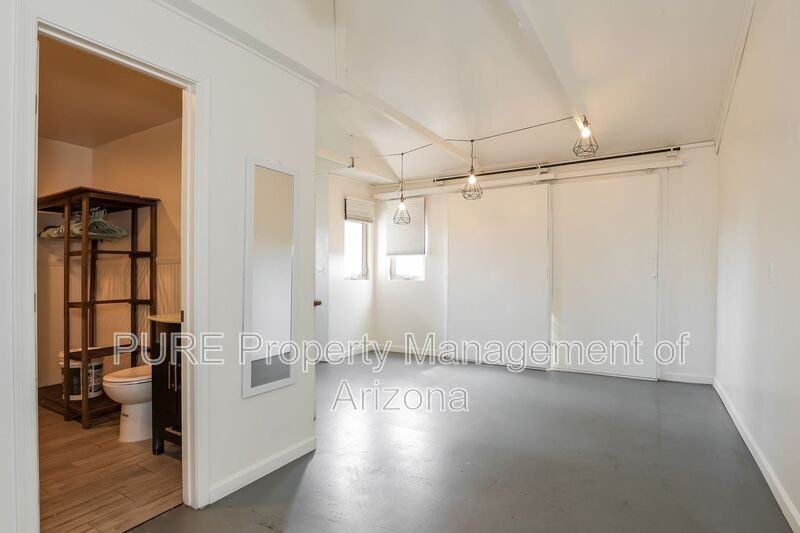 2925 N 15th Dr - Photo 2 of 13