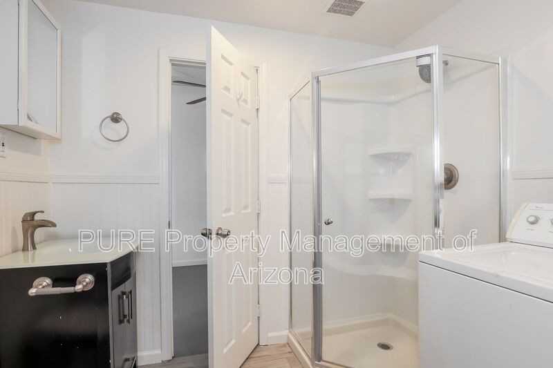 2925 N 15th Dr - Photo 7 of 13