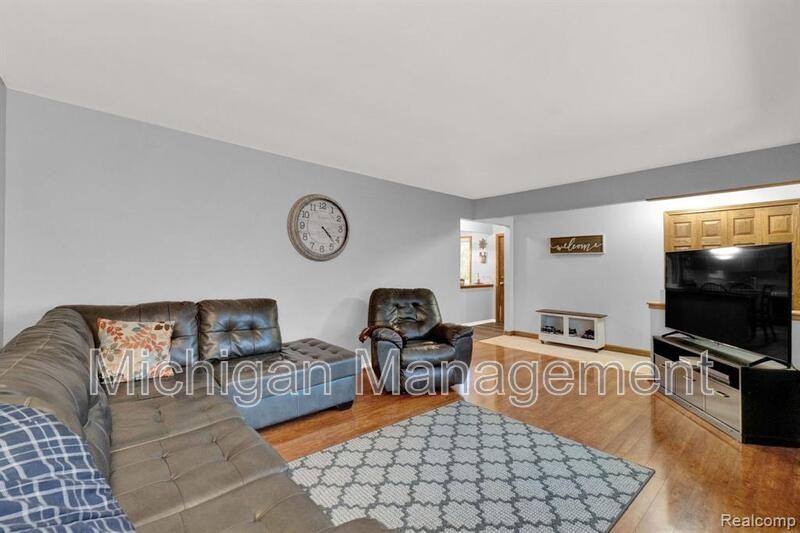 1311 Ottawa Dr - Photo 5 of 37