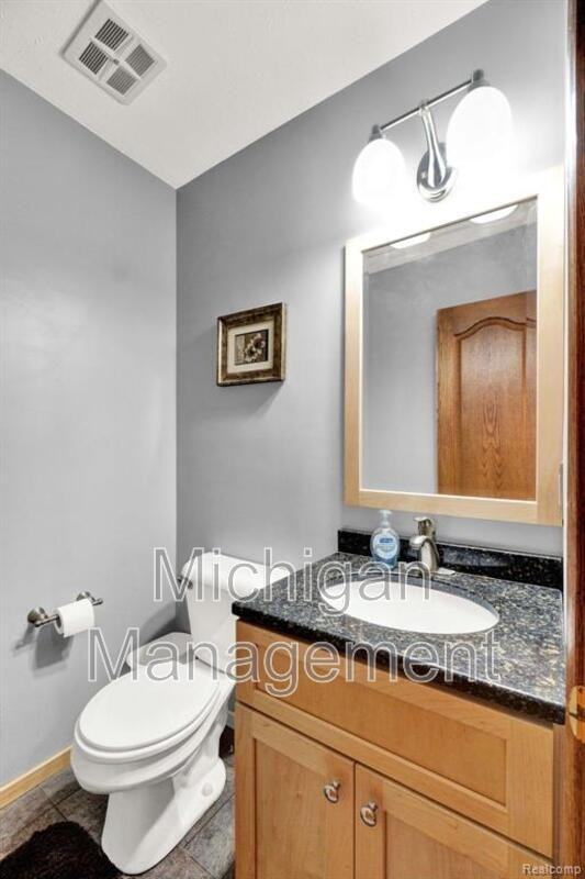 1311 Ottawa Dr - Photo 6 of 37