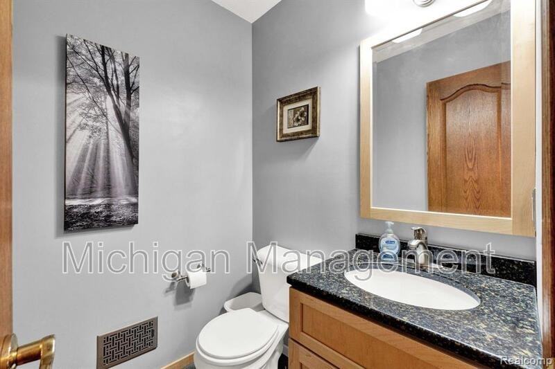 1311 Ottawa Dr - Photo 7 of 37