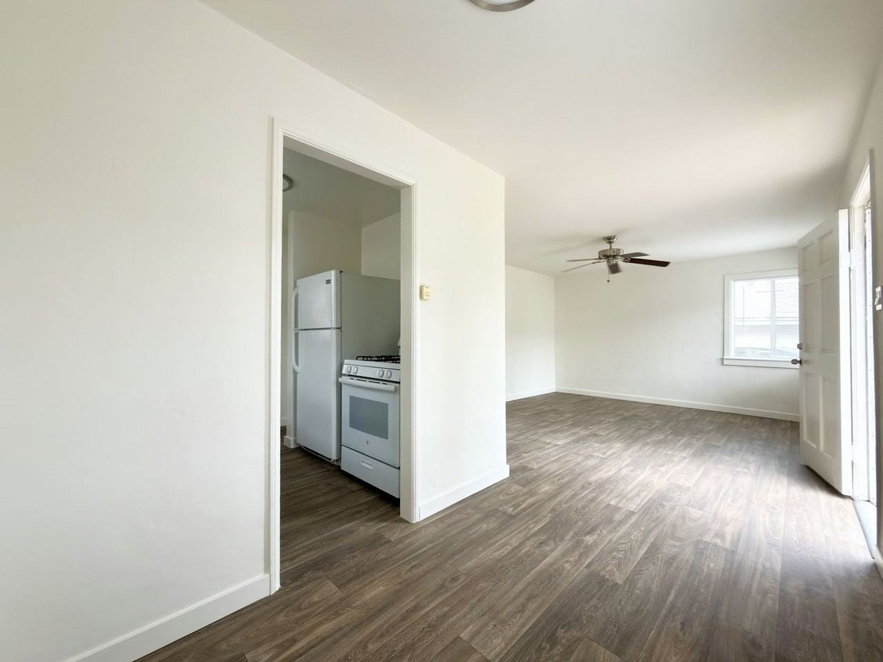 318 Washington St - Photo 4 of 13