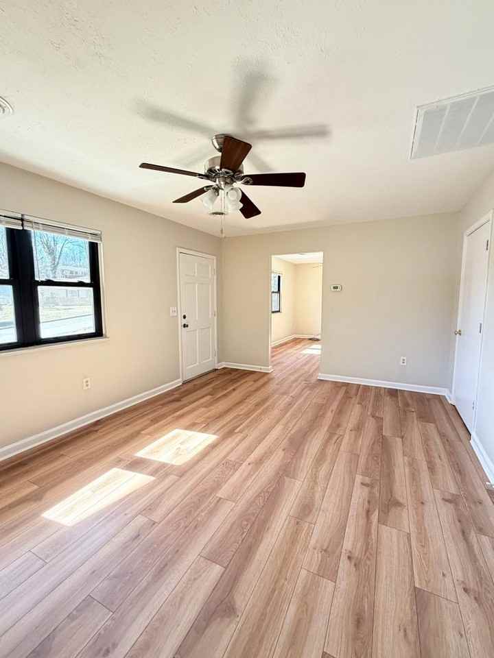 22 Tipperary Dr - Photo 2 of 12