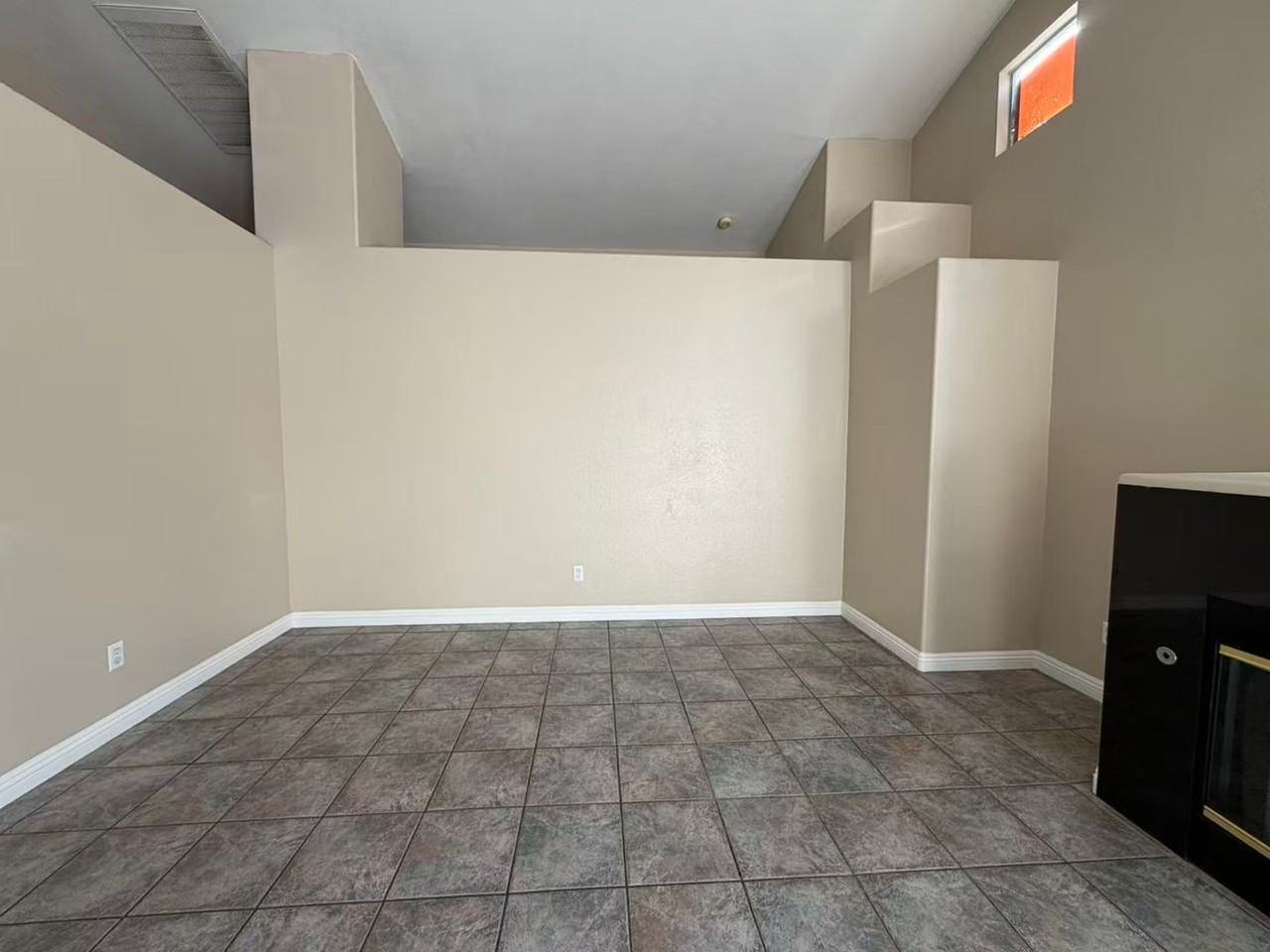 2015 W San Miguel Ave - Photo 2 of 11