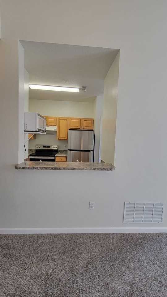 17975 Villa Creek Dr - Photo 7 of 40