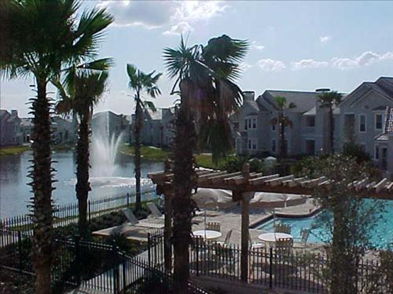 17975 Villa Creek Dr - Photo 2 of 25