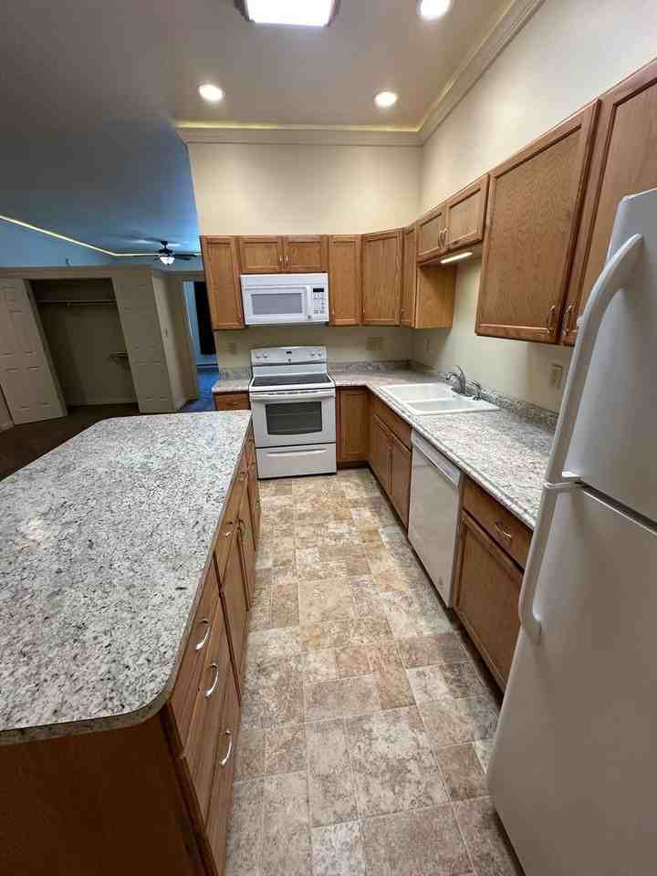 327 S. 8th St. - 330 S. 9th St. - Photo 5 of 41