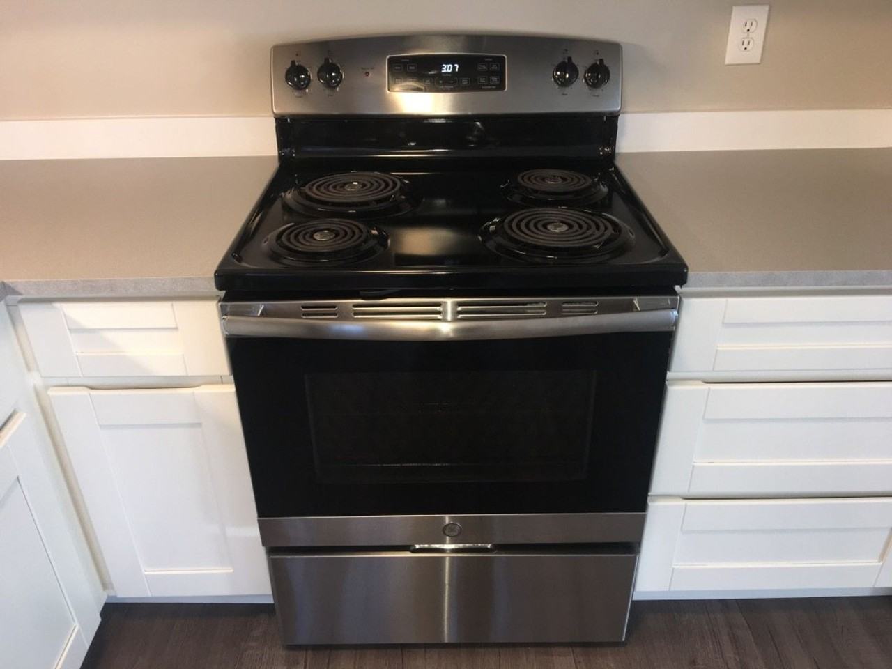 1395 Stardust St #4 - Photo 3 of 22