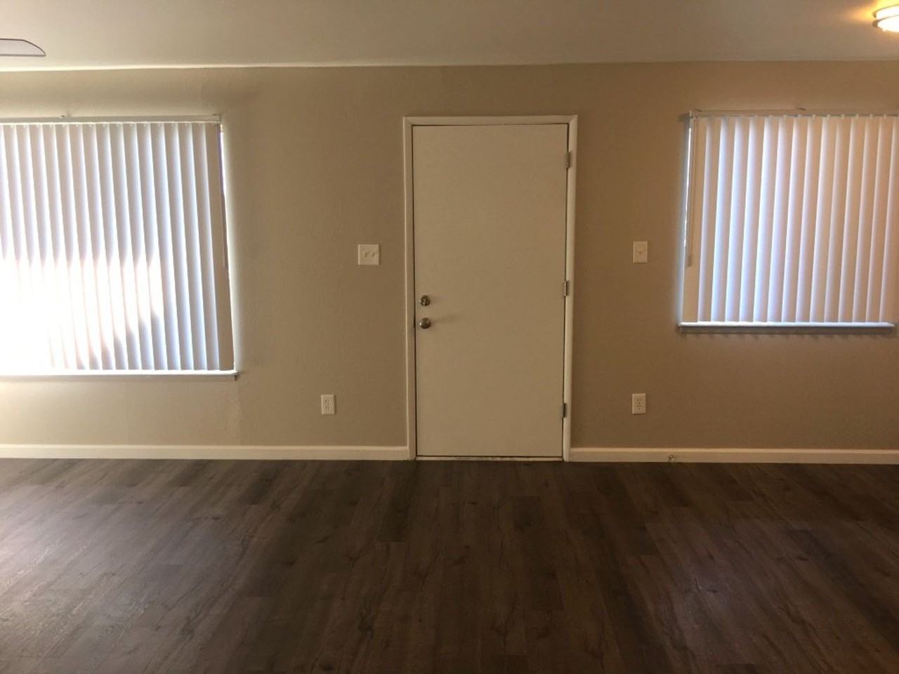 1395 Stardust St #4 - Photo 6 of 22