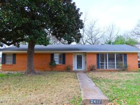 2417 Oak Crest Dr - Photo 1 of 1