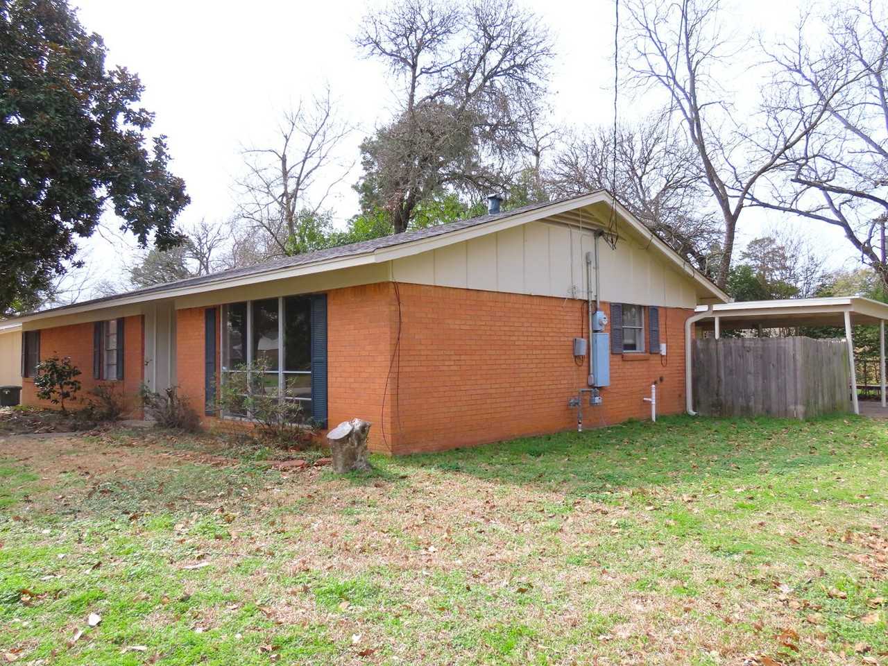 2417 Oak Crest Dr - Photo 2 of 23