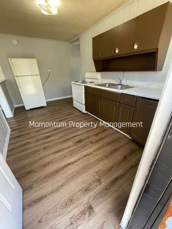 207 Ne 2nd St - Photo 5 of 13