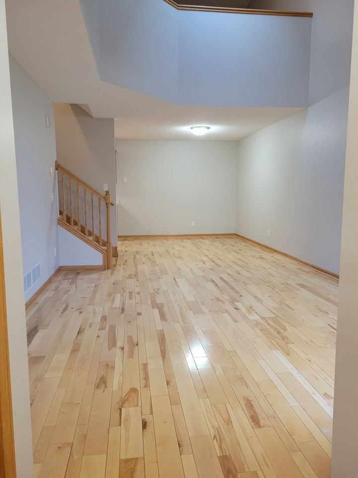 715 Grandview Way - Photo 2 of 37