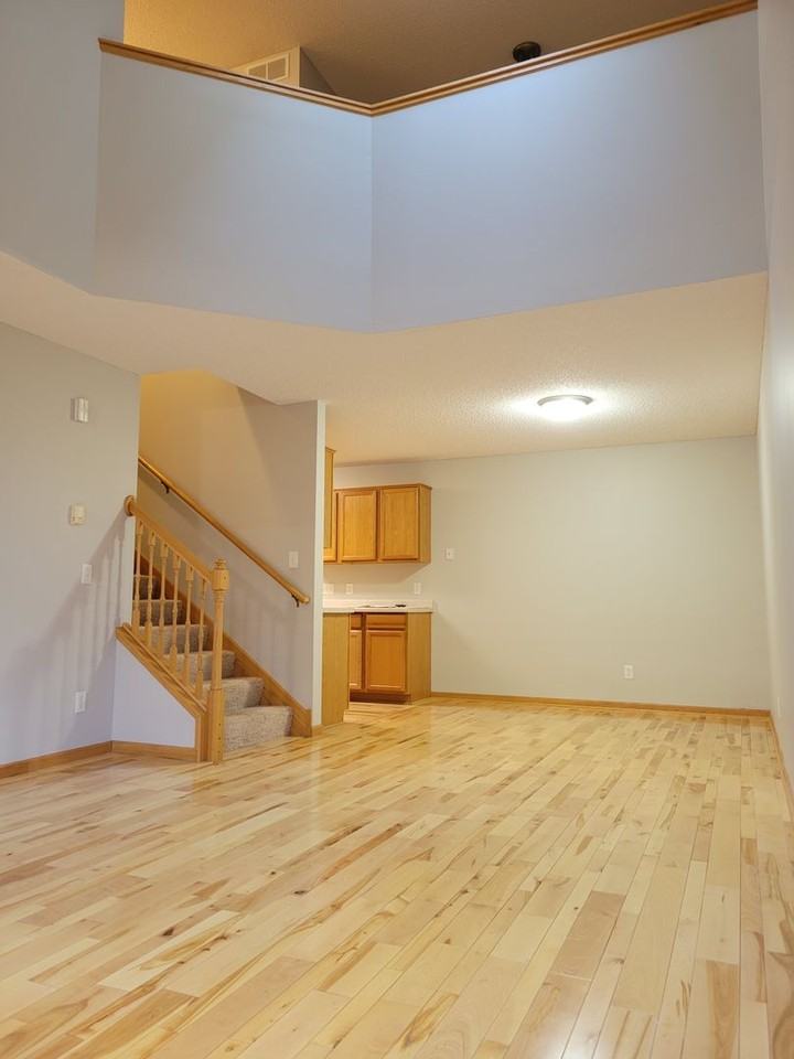 715 Grandview Way - Photo 3 of 37