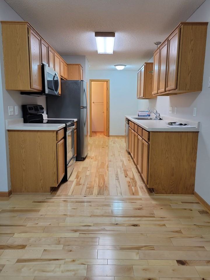 715 Grandview Way - Photo 4 of 37