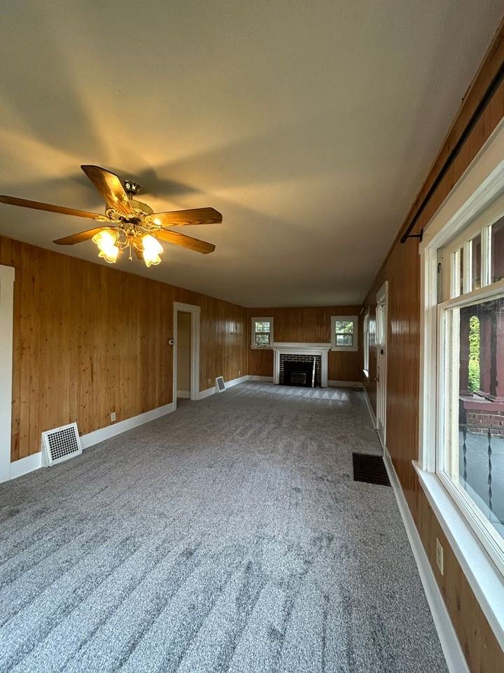 1827 Nichols Blvd - Photo 4 of 34