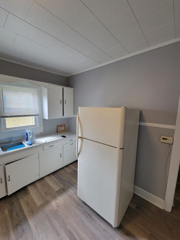 1104 W Webb Ave - Photo 2 of 18