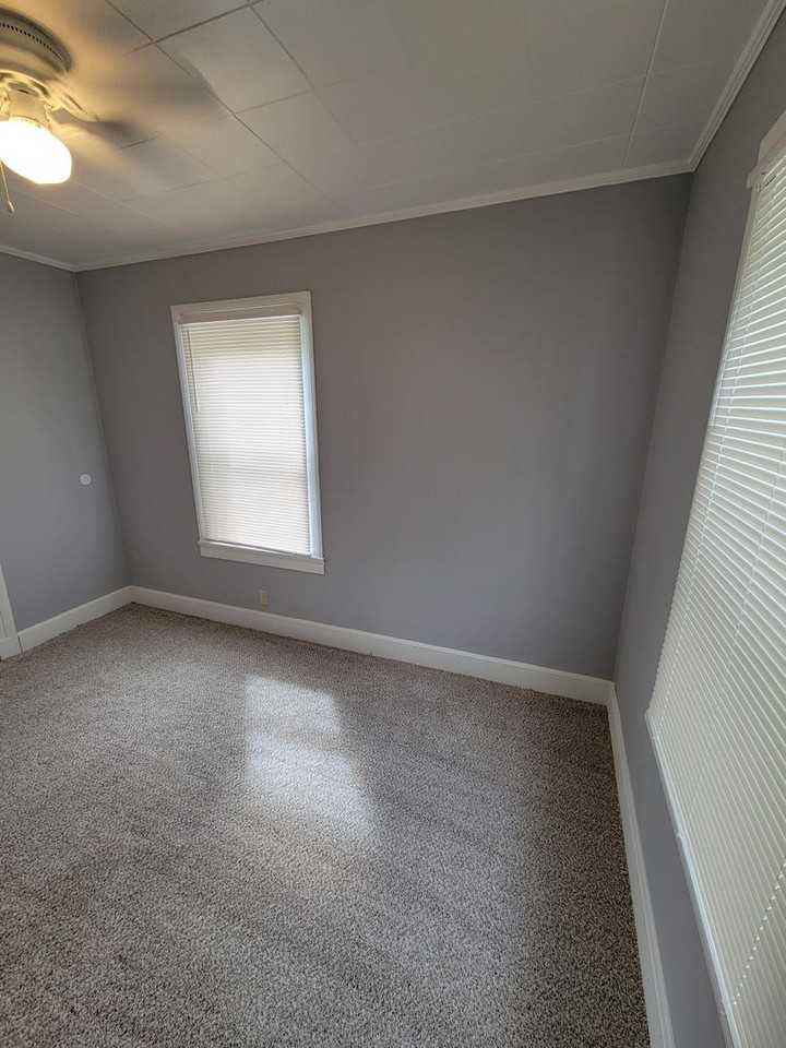 1104 W Webb Ave - Photo 6 of 18