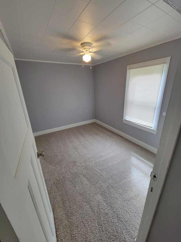 1104 W Webb Ave - Photo 7 of 18