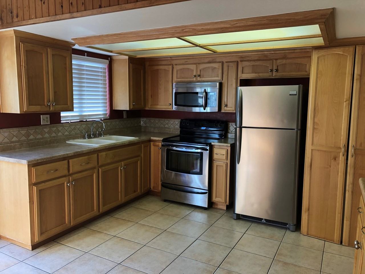 108 Lynbrook Ct - Photo 2 of 7