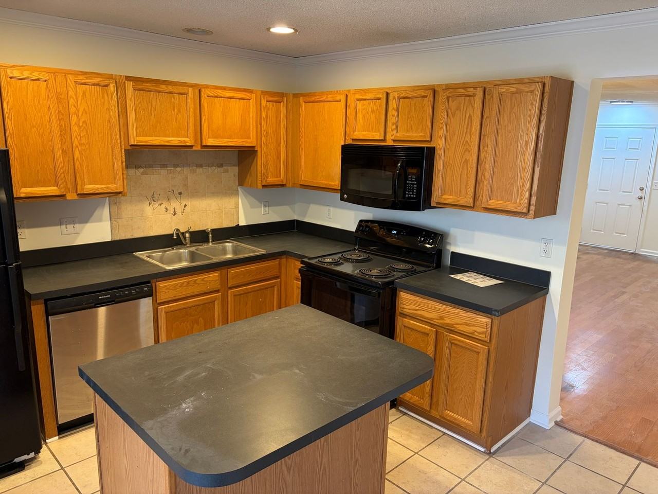 7969 Shadow Oak Dr - Photo 7 of 23