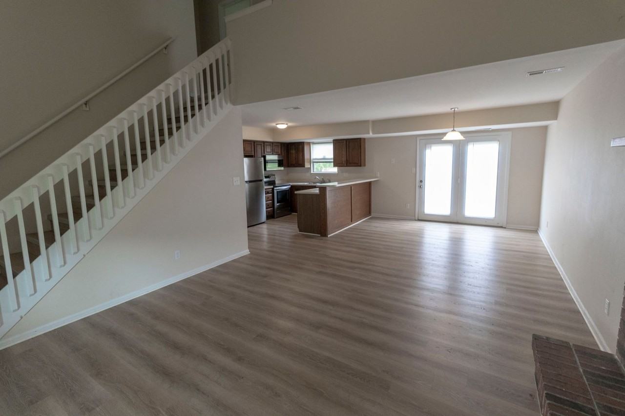 1915 Mirtle Grove Ct - Photo 4 of 33