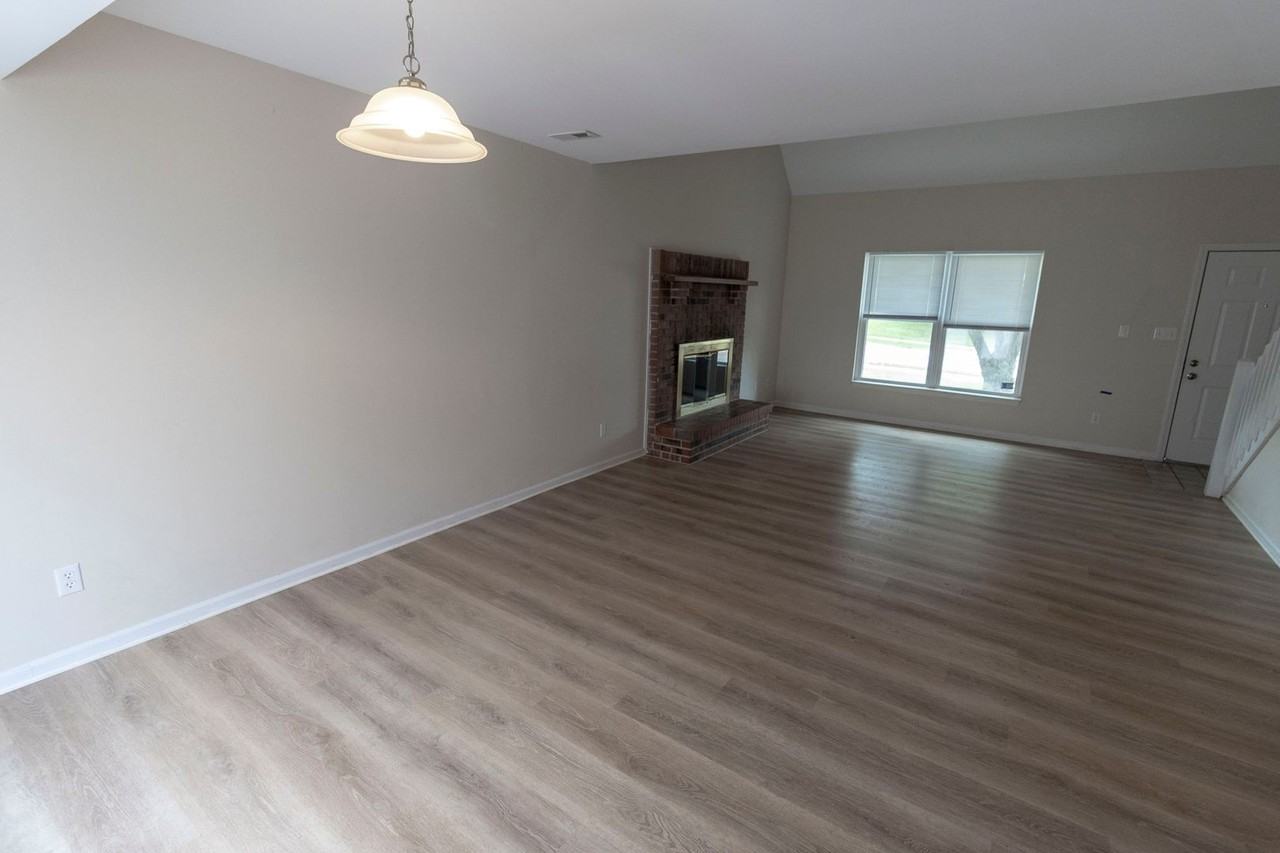 1915 Mirtle Grove Ct - Photo 7 of 33