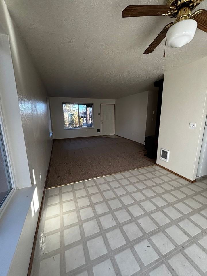 1151 Ne Viking Ct - Photo 4 of 12