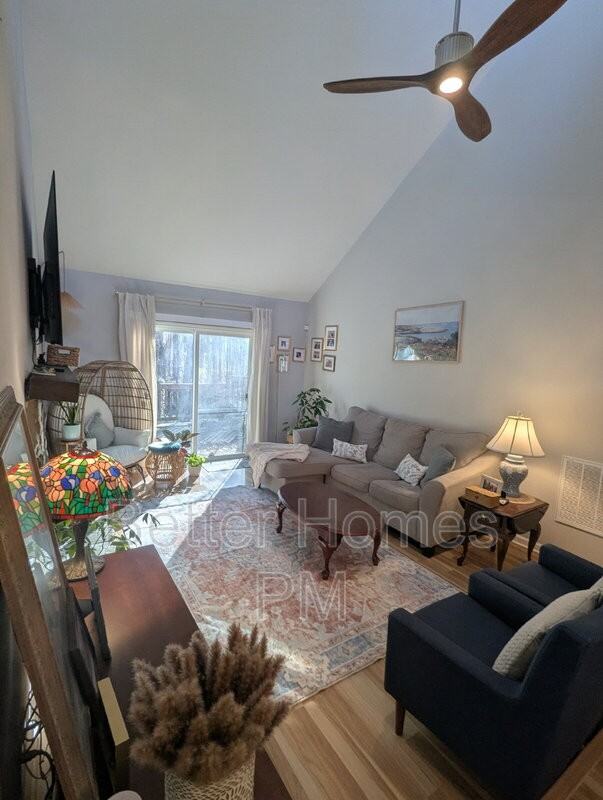 5513 Kaplan Dr - Photo 4 of 25