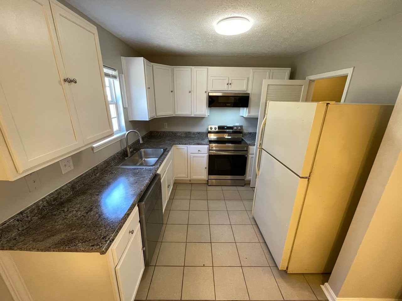 5018 Fay Ave - Photo 5 of 22