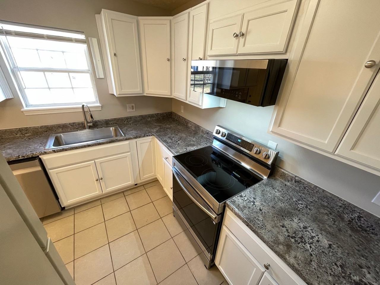 5018 Fay Ave - Photo 6 of 22